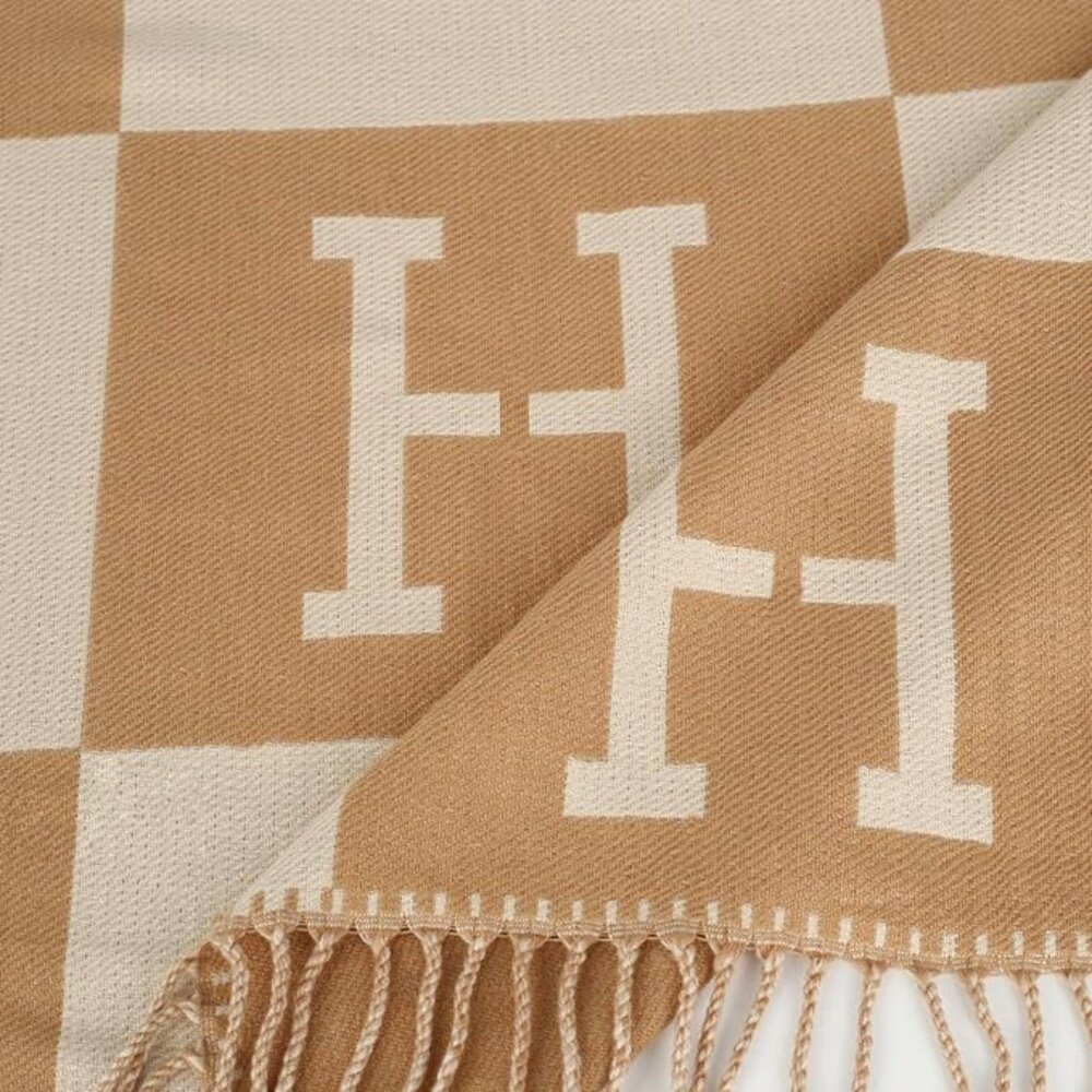 Neiman Marcus Luxury Equestrian Pashmina Silky Shawl Wrap - Picture 5 of 5